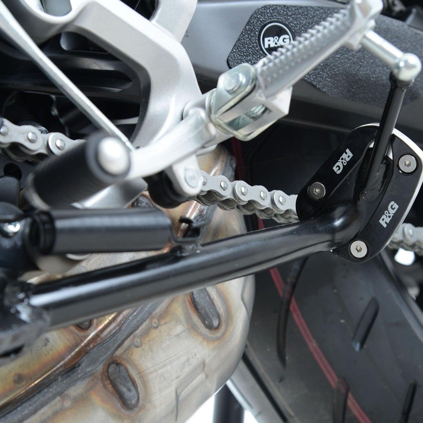 R&G Kickstand Shoe for Yamaha MT-09 - My Superbike Store